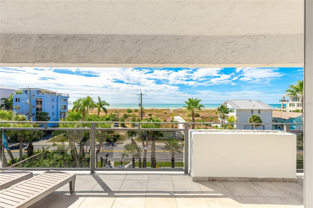 625 Beach Road, Unit 407 Sarasota, FL 34242 - Photo 28 of 43 a view of a city