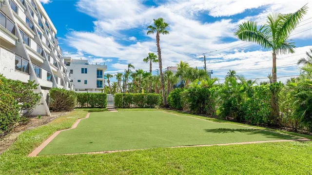 a view of a tennis court