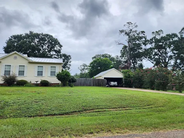 $135,000 | 202 Pine Street, Logansport, LA 71049