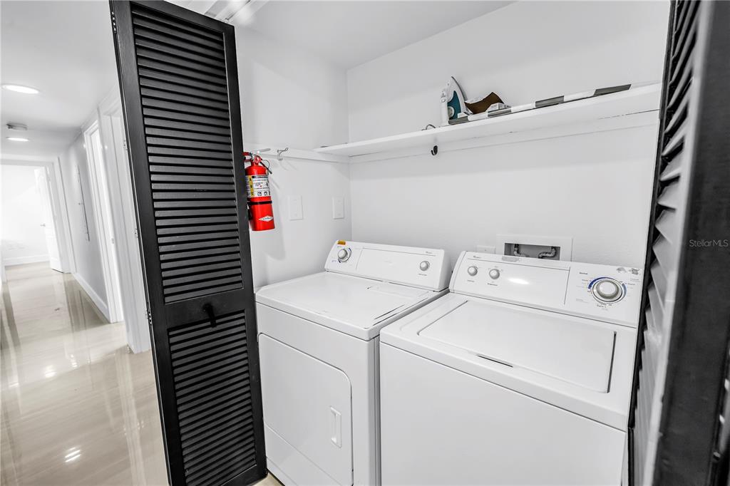 450 Beach Road, Unit 4 Sarasota, FL 34242 - Photo 25 of 64