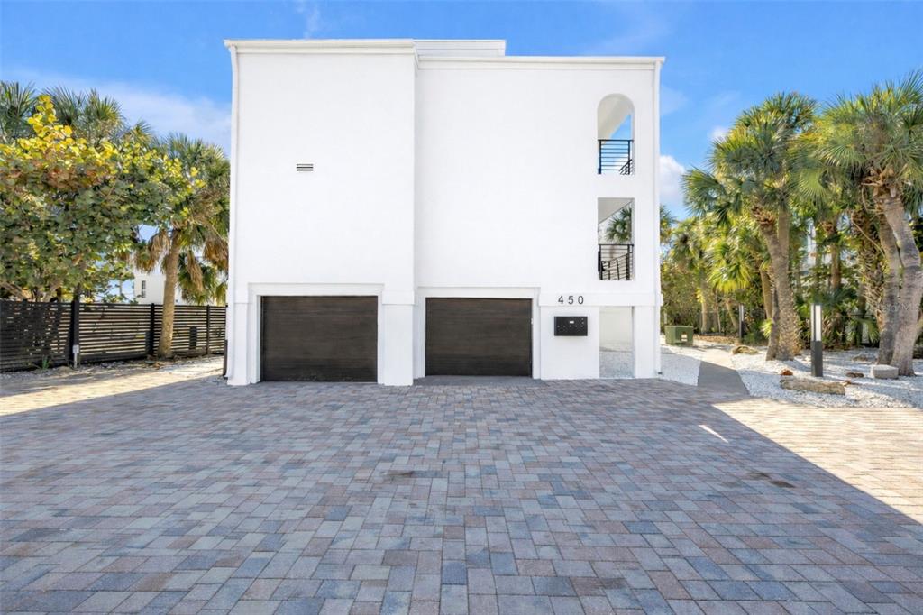 450 Beach Road, Unit 4 Sarasota, FL 34242 - Photo 5 of 64 a view of a building with entryway
