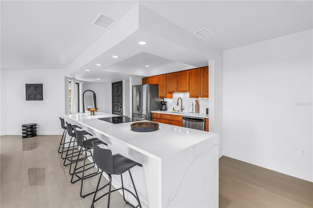 450 Beach Road, Unit 4 Sarasota, FL 34242 - Photo 10 of 64