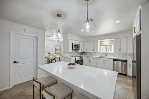 $565,000 | 11418 Ash Creek Drive, Houston, TX 77043