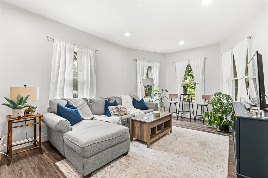 29 Harvard Street, Unit 1 Winchester, MA 01890 - Photo 11 of 25