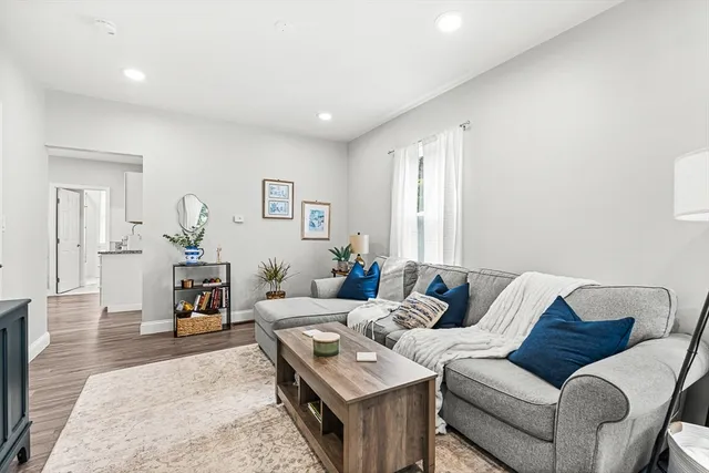 $2,450 | 29 Harvard Street, Unit 1, Winchester, MA 01890