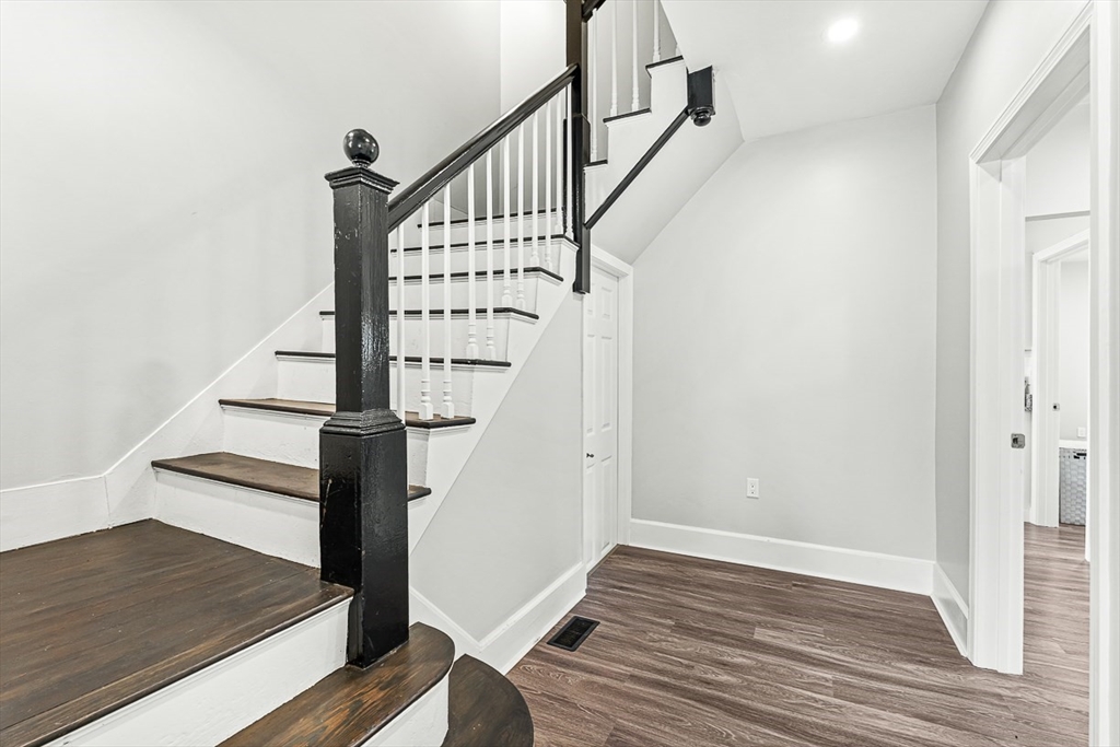 29 Harvard Street, Unit 1 Winchester, MA 01890 - Photo 15 of 25