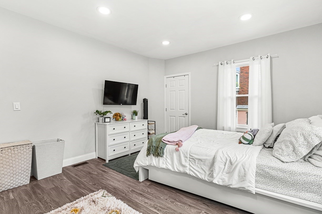 29 Harvard Street, Unit 1 Winchester, MA 01890 - Photo 7 of 25