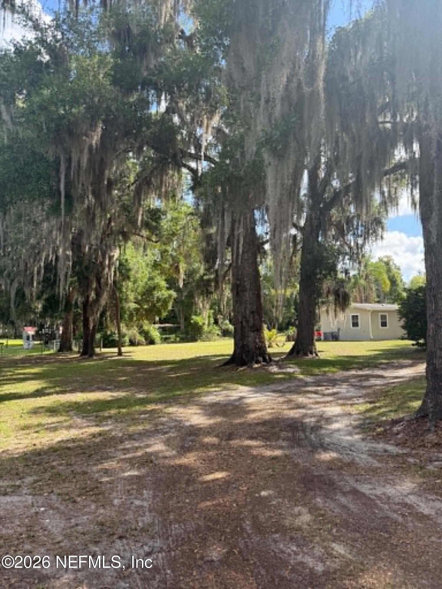 126 East End Road San Mateo, FL 32187 - Photo 30 of 31 f268021b-d137-4367-a74e-ff44a3572bb2