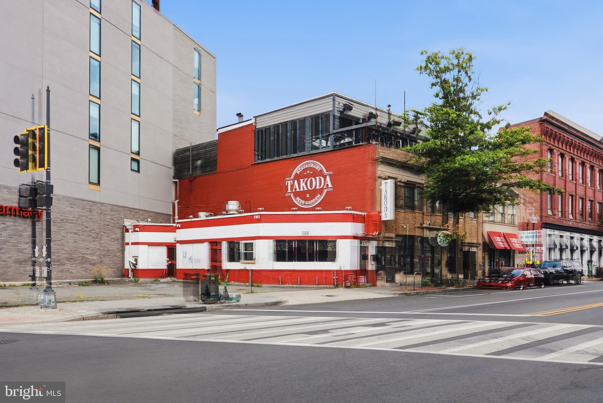 435 R Street Northwest, Unit 404 Washington, DC 20001 - Photo 32 of 36 TAKODA Beer Garden & Rooftop Bar