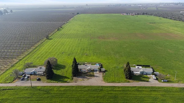 $999,995 | 4449 South Clausen Road, Le Grand, CA 95333
