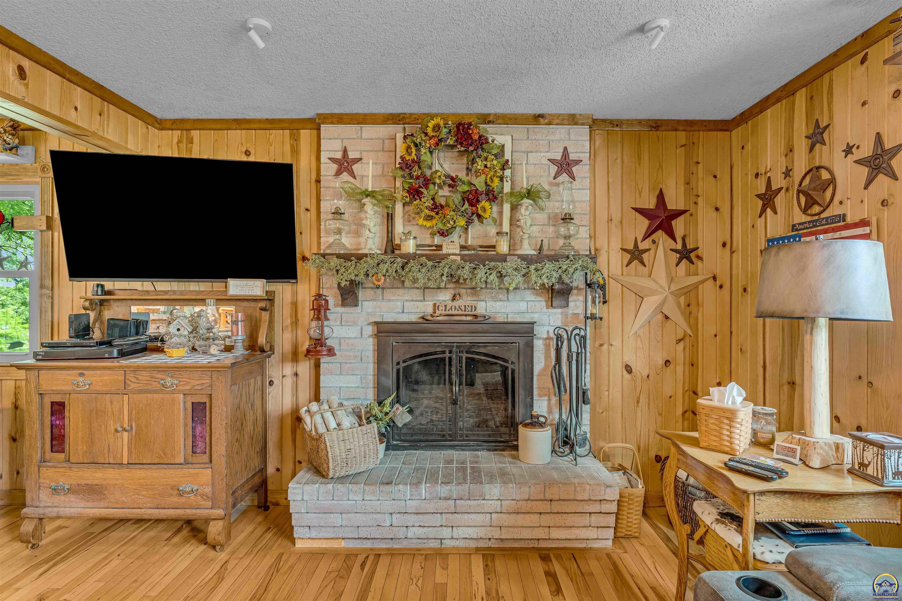 8441 Southwest Valencia Road Auburn, KS 66402 - Photo 11 of 72