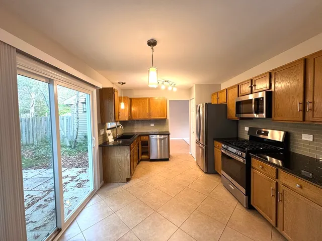 $2,800 | 1109 Blackburn Drive, Grayslake, IL 60030