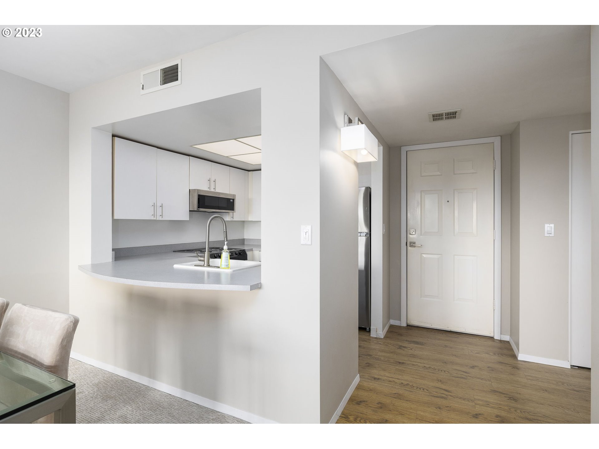 6645 West Burnside Road, Unit 543 Portland, OR 97225 - Photo 6 of 25 Gallery Image 6
