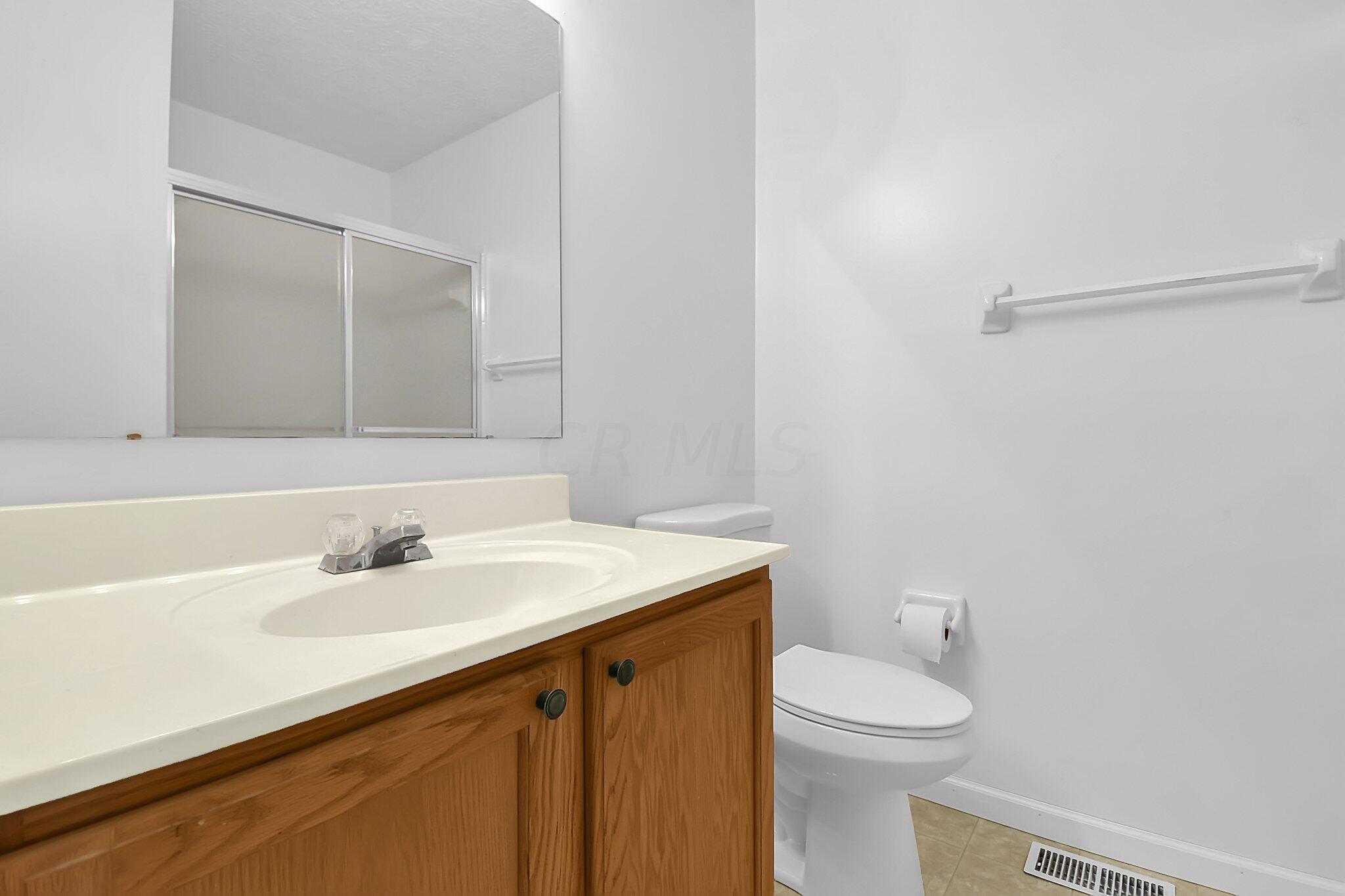 3379 Retriever Road Columbus, OH 43232 - Photo 21 of 34 Owner's Bath