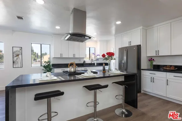 $850,000 | 2295 West Wardlow Road, Long Beach, CA 90810