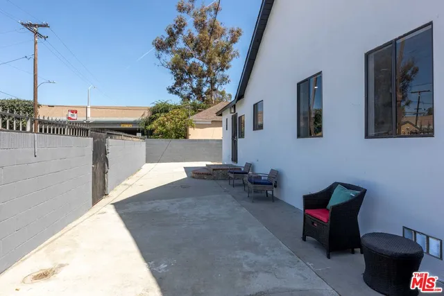 $850,000 | 2295 West Wardlow Road, Long Beach, CA 90810