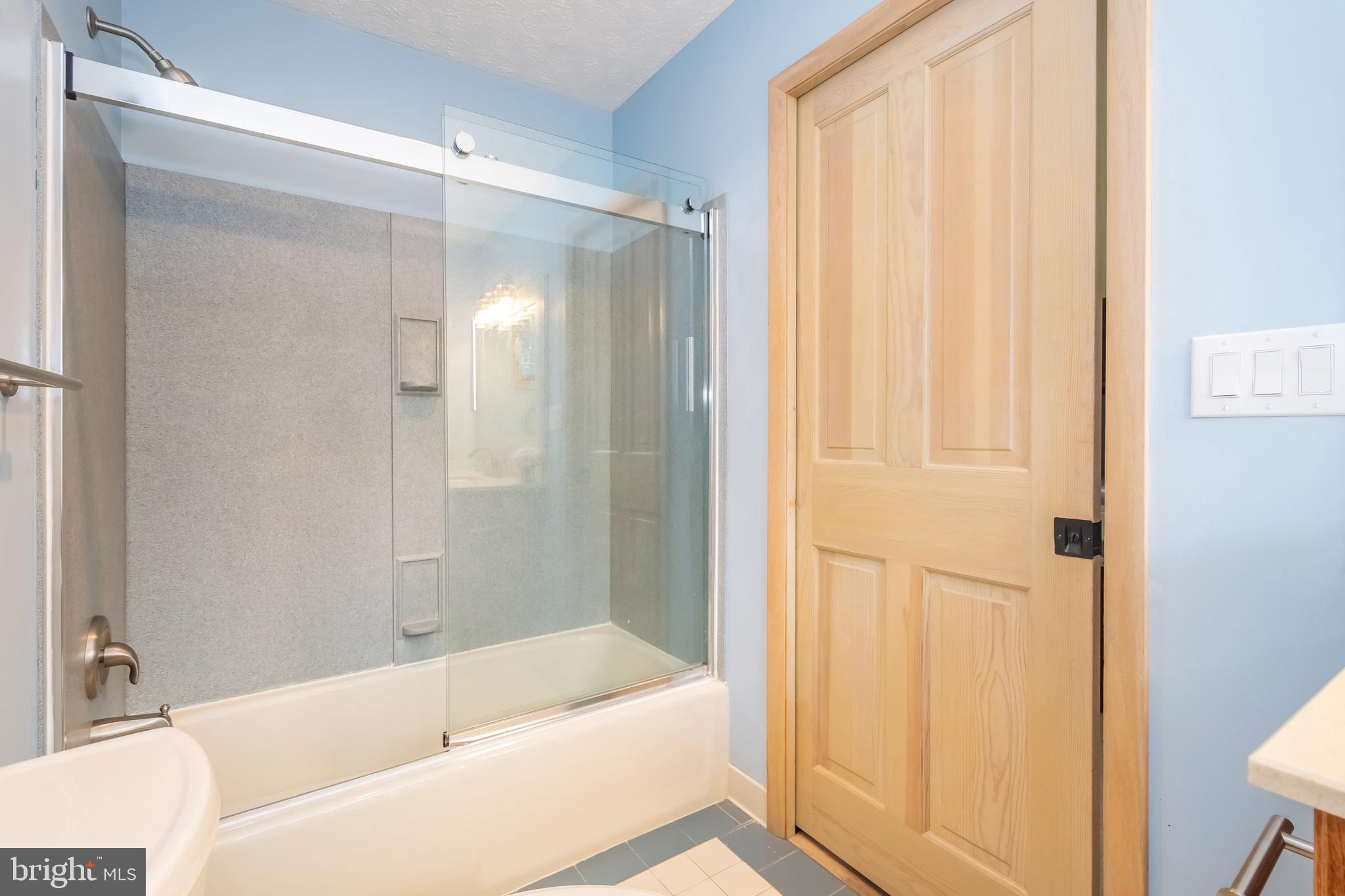 2345 Marsh Hill Road McHenry, MD 21541 - Photo 37 of 77 Upper-Level Bathroom