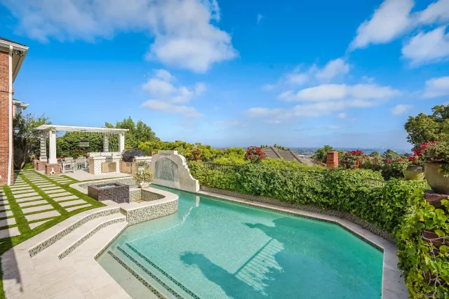 $4,495,000 | 6815 La Jolla Scenic S Drive, La Jolla, CA 92037