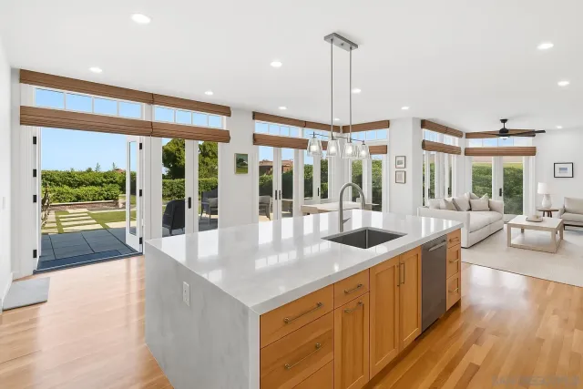 $4,495,000 | 6815 La Jolla Scenic S Drive, La Jolla, CA 92037