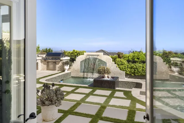 $4,495,000 | 6815 La Jolla Scenic S Drive, La Jolla, CA 92037