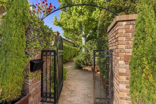 $4,495,000 | 6815 La Jolla Scenic S Drive, La Jolla, CA 92037