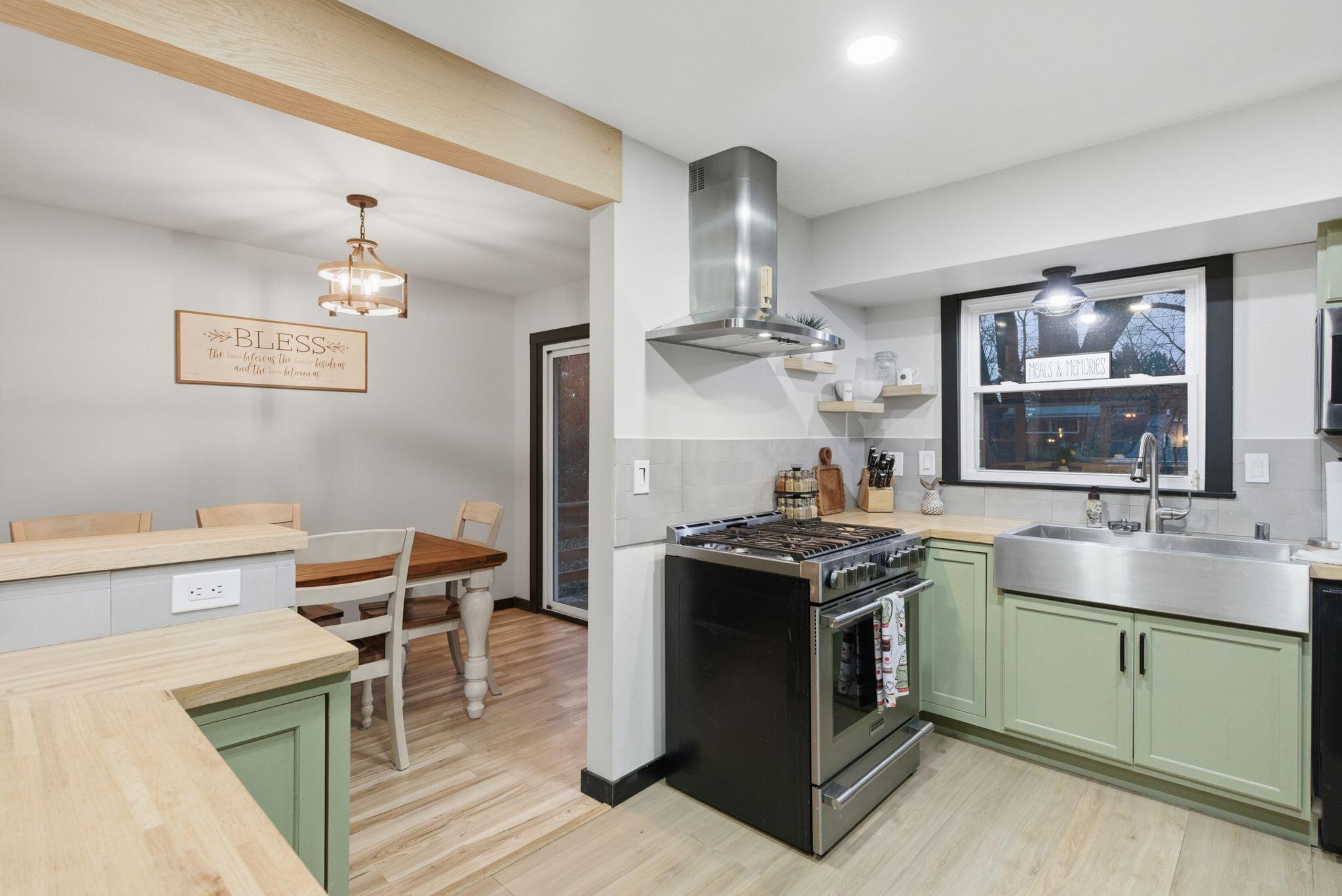 3885 North 144th Street Brookfield, WI 53005 - Photo 9 of 35 IMG_5376