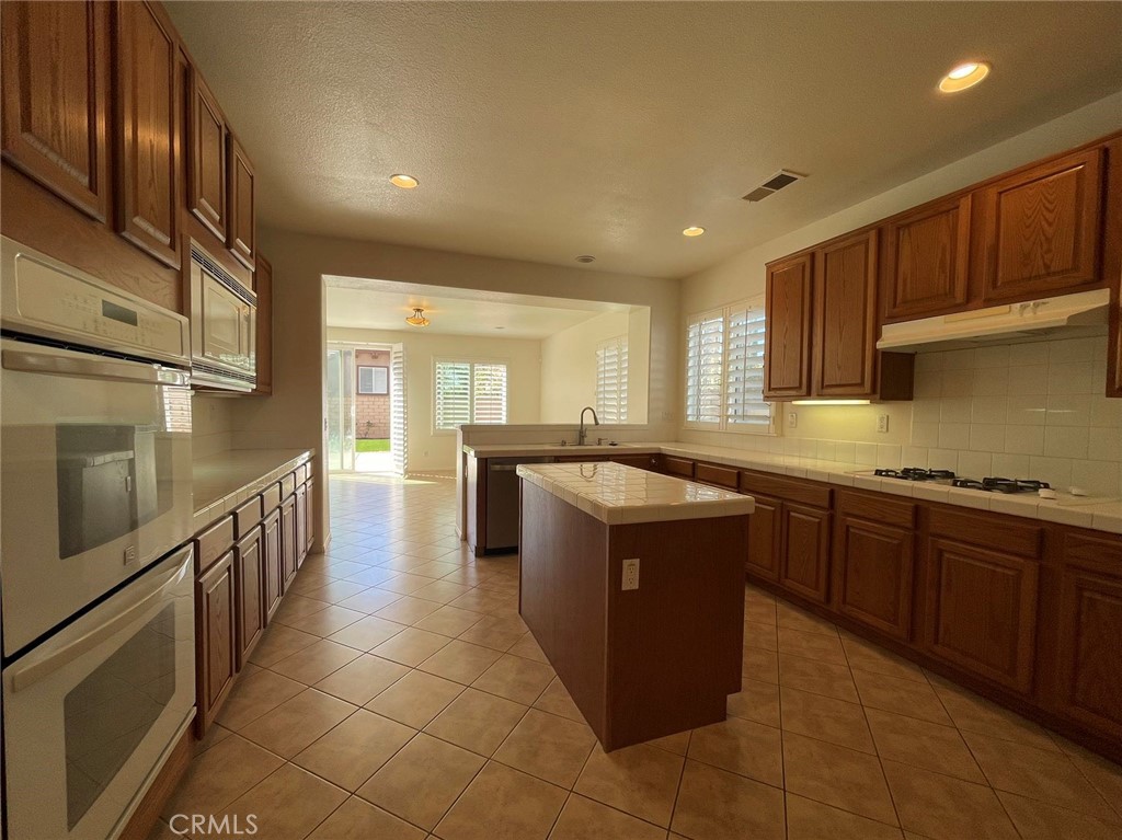 12981 Colonial Drive Rancho Cucamonga, CA 91739 - Photo 3 of 18