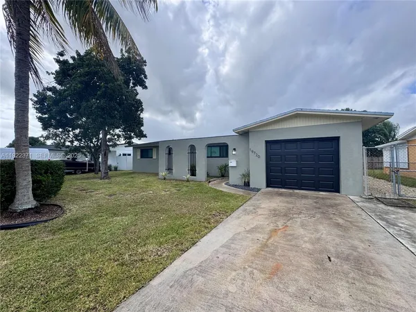 $3,500 | 19720 Southwest 118th Place, Miami, FL 33177