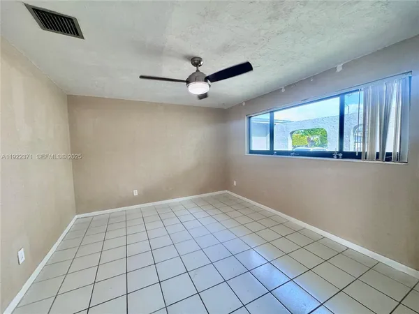 $3,500 | 19720 Southwest 118th Place, Miami, FL 33177