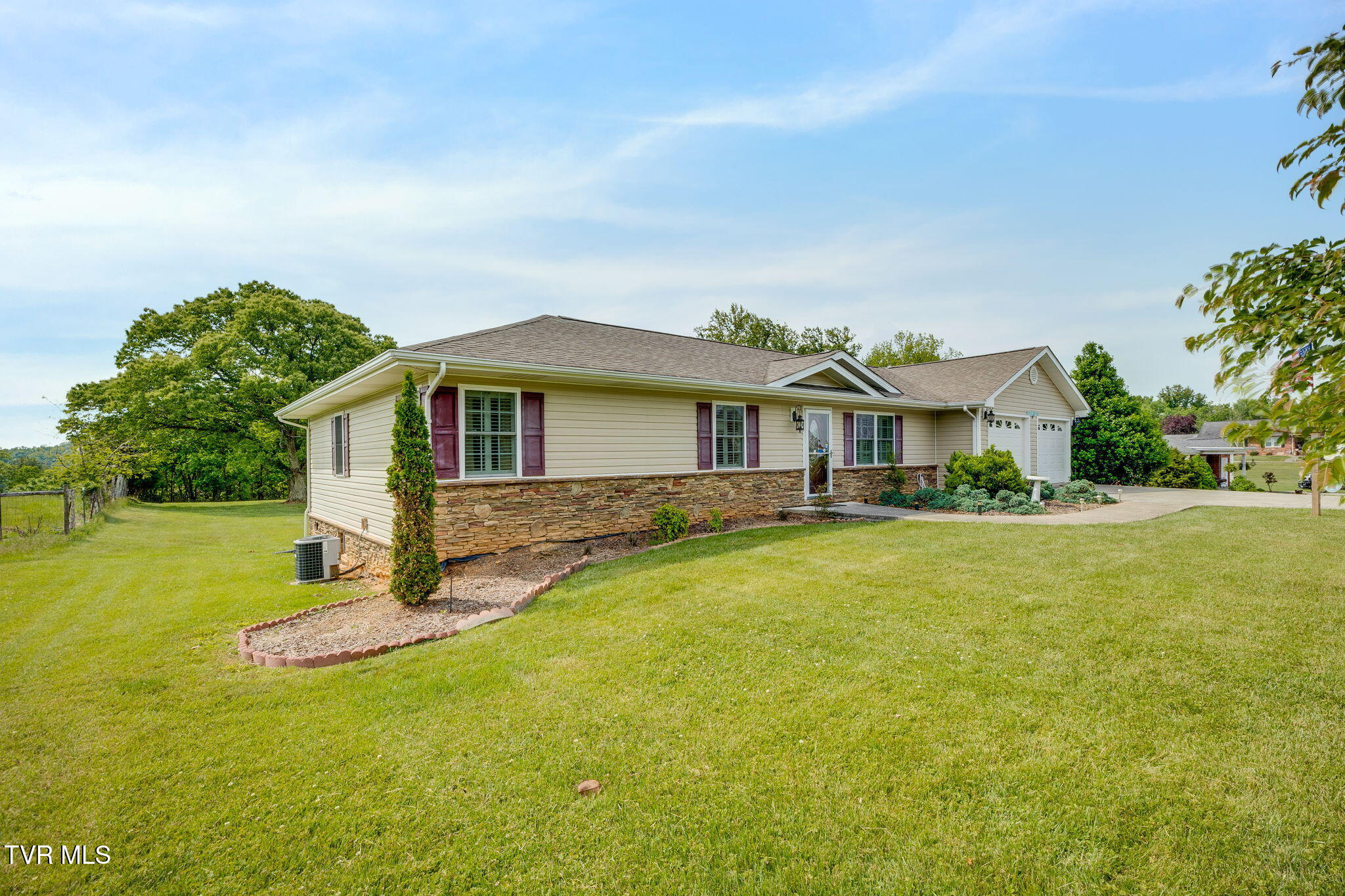 4653 Old Stage Road Kingsport, TN 37664 - Photo 4 of 35 003