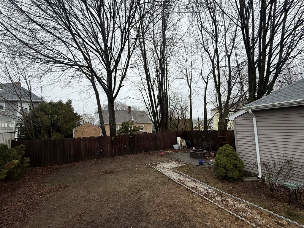 136 Hemond Avenue Woonsocket, RI 02895 - Photo 4 of 24