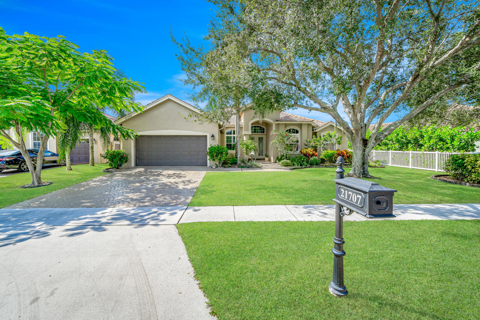 21707 Abington Court Boca Raton, FL 33428 - Photo 4 of 93 04-21707 ABINGTON CT-003