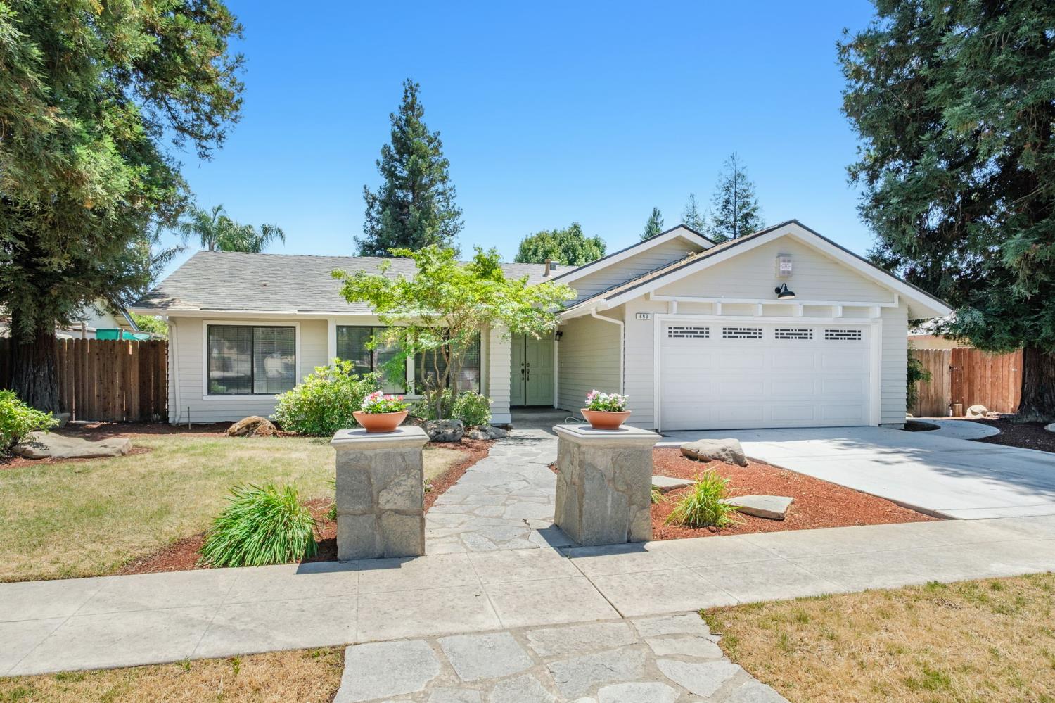 893 East Decatur Avenue Fresno, CA 93720 - Photo 2 of 36