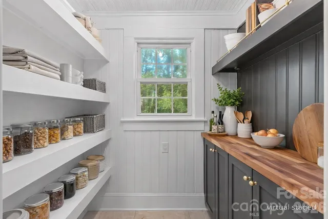 $724,900 | 625 4th St Drive Northwest, Hickory, NC 28601