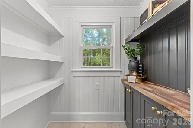 $724,900 | 625 4th St Drive Northwest, Hickory, NC 28601