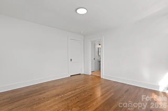 $724,900 | 625 4th St Drive Northwest, Hickory, NC 28601