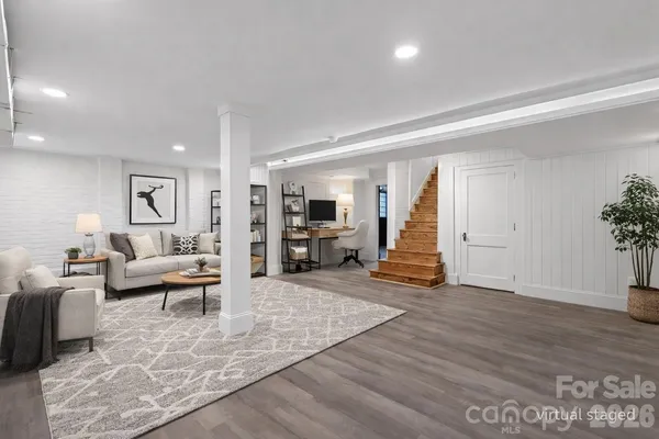 $724,900 | 625 4th St Drive Northwest, Hickory, NC 28601