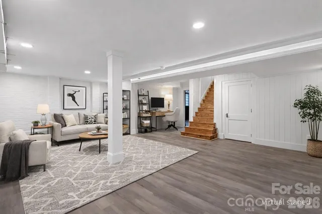 $724,900 | 625 4th St Drive Northwest, Hickory, NC 28601