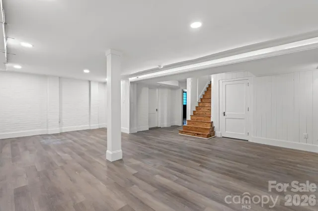 $724,900 | 625 4th St Drive Northwest, Hickory, NC 28601