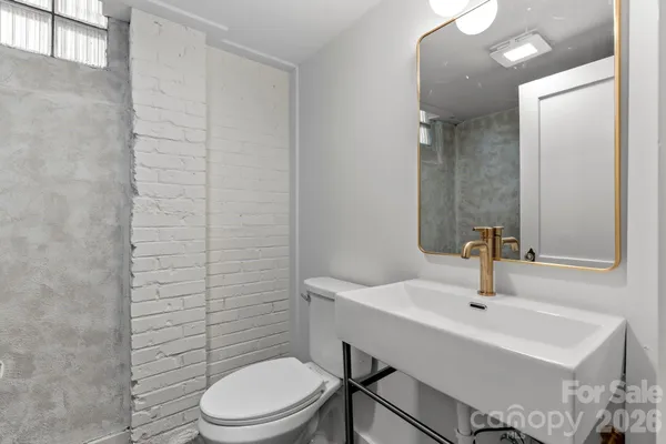 $724,900 | 625 4th St Drive Northwest, Hickory, NC 28601