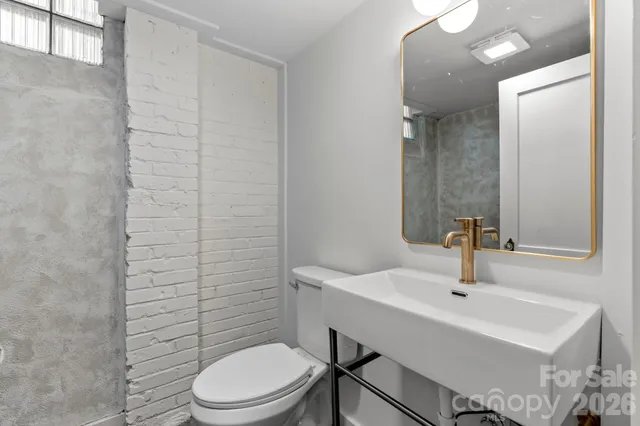 $724,900 | 625 4th St Drive Northwest, Hickory, NC 28601