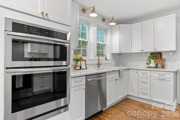 $724,900 | 625 4th St Drive Northwest, Hickory, NC 28601