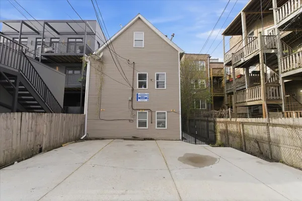 $2,500 | 2607 West Haddon Avenue, Unit 2F, Chicago, IL 60622