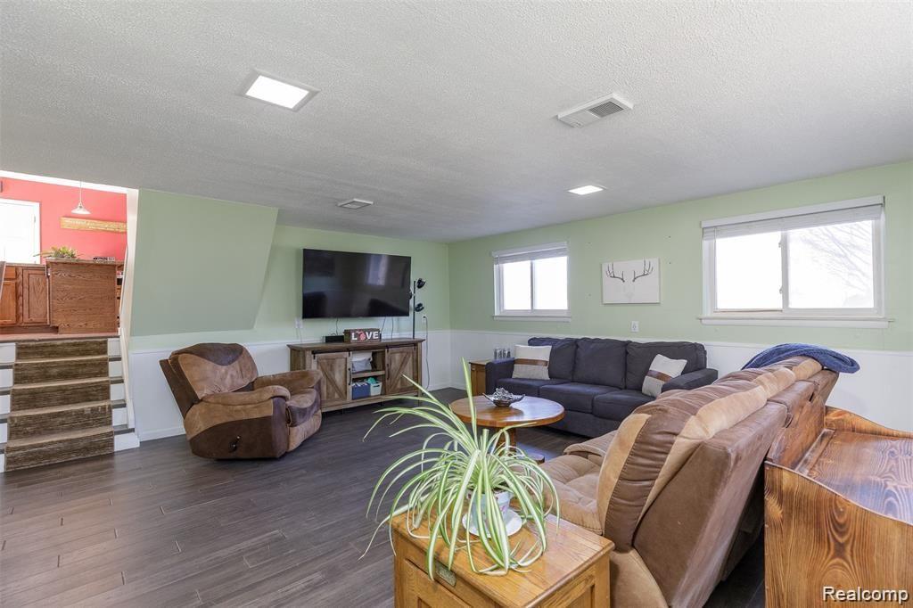 5433 Farm Road Waterford, MI 48327 - Photo 29 of 30 2022.03