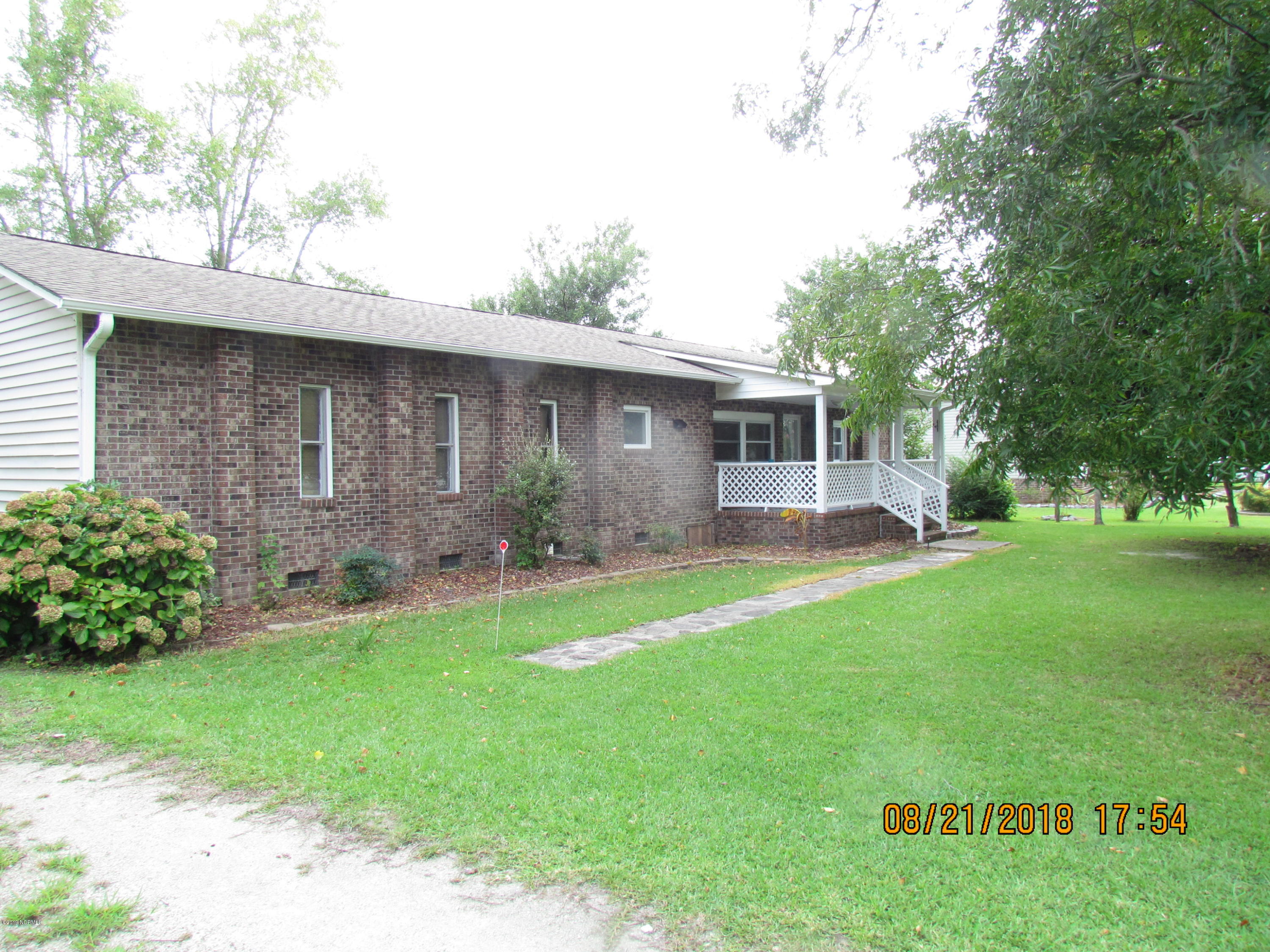 184 Piver Road Beaufort, NC 28516 - Photo 3 of 41 IMG_1899
