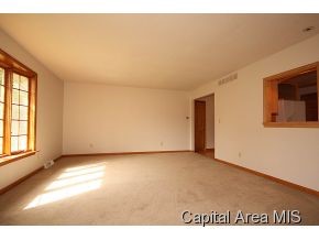 35 Marshall Court Springfield, IL 62712 - Photo 3 of 19