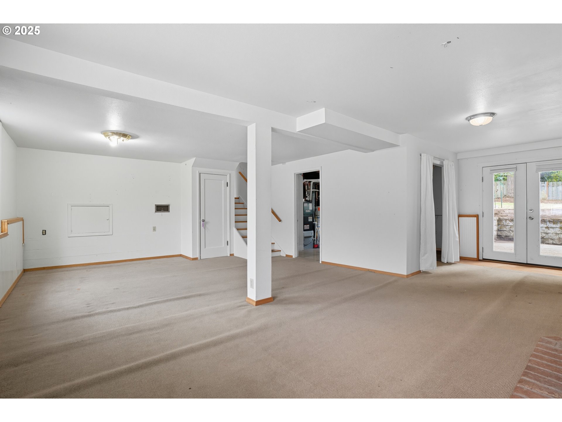 9360 Southwest Meadow Lane Portland, OR 97225 - Photo 26 of 48 a view of an empty room