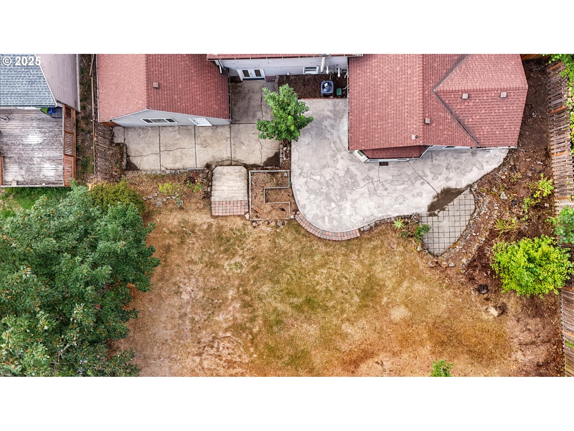 9360 Southwest Meadow Lane Portland, OR 97225 - Photo 38 of 48 a picture of a living room