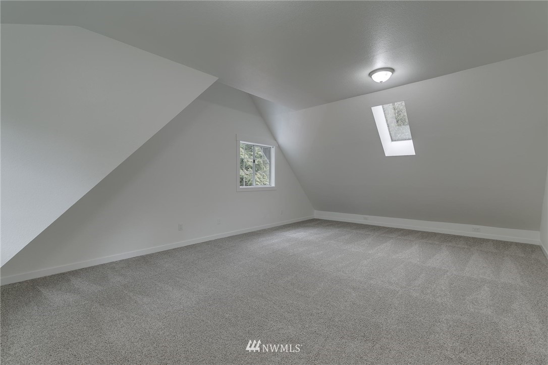 611 Newberg Road Snohomish, WA 98290 - Photo 26 of 40 an empty room with a window