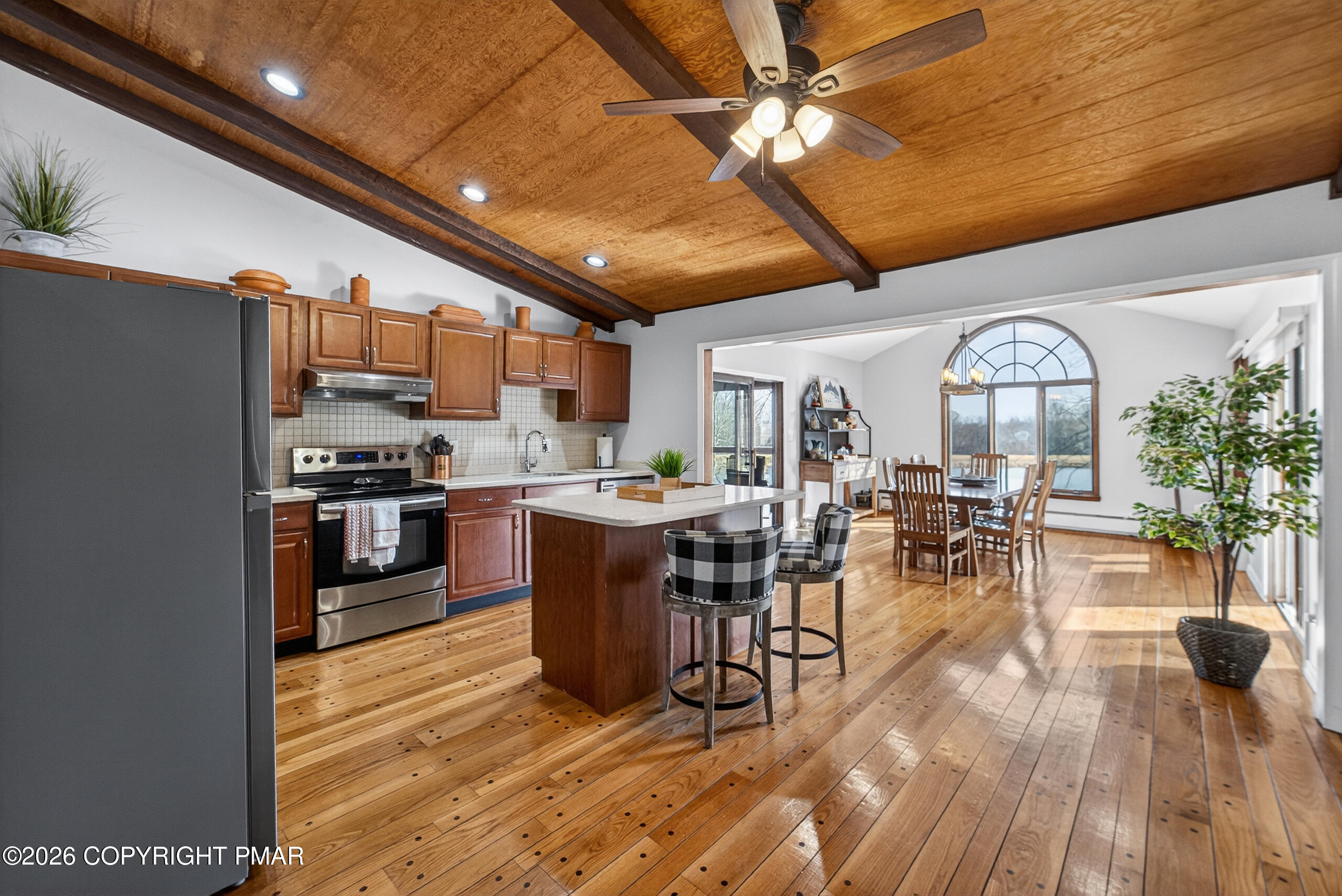 4143 Spring Circle Bushkill, PA 18324 - Photo 7 of 32 DSC07140